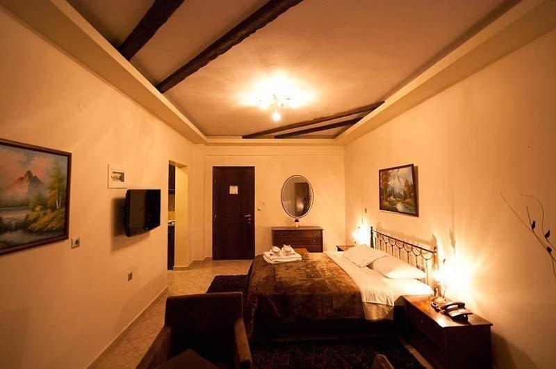 Nostos Hotel Káto Loutrákion الغرفة الصورة