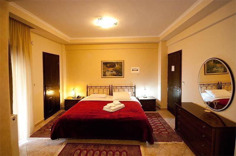 Nostos Hotel Káto Loutrákion الغرفة الصورة