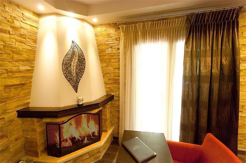 Nostos Hotel Káto Loutrákion الغرفة الصورة