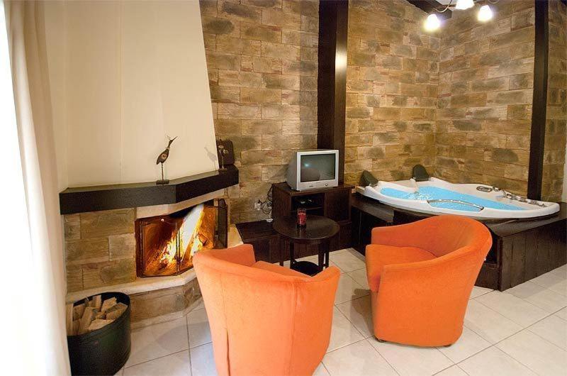 Nostos Hotel Káto Loutrákion الغرفة الصورة