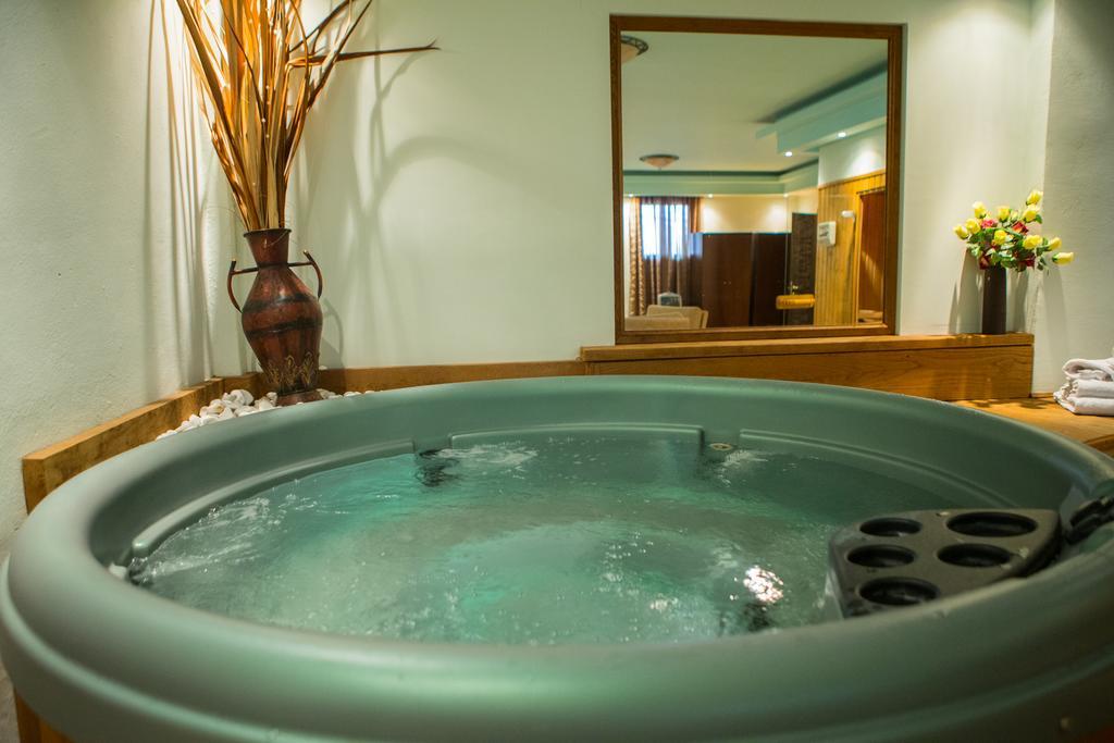 Nostos Hotel Káto Loutrákion المظهر الخارجي الصورة