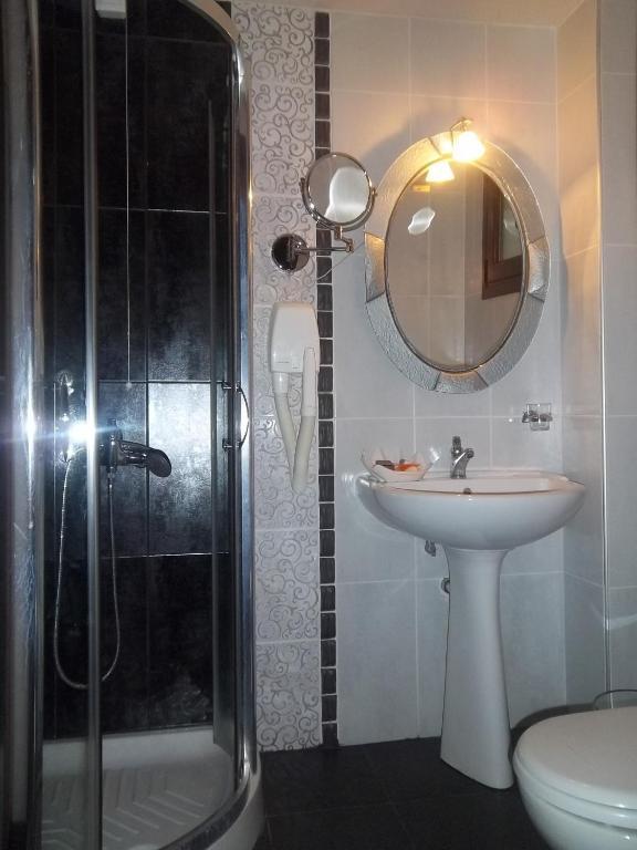 Nostos Hotel Káto Loutrákion الغرفة الصورة